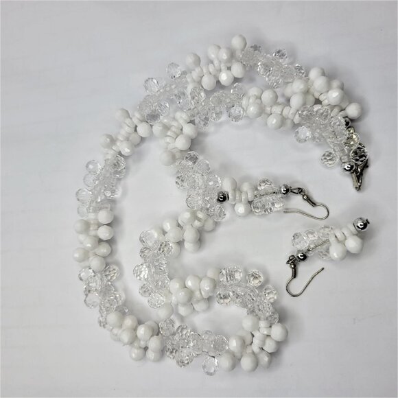 WHITE and Clear Glassy Faceted Bead Cluster Necklace and Earrings Set - Picture 4 of 9
